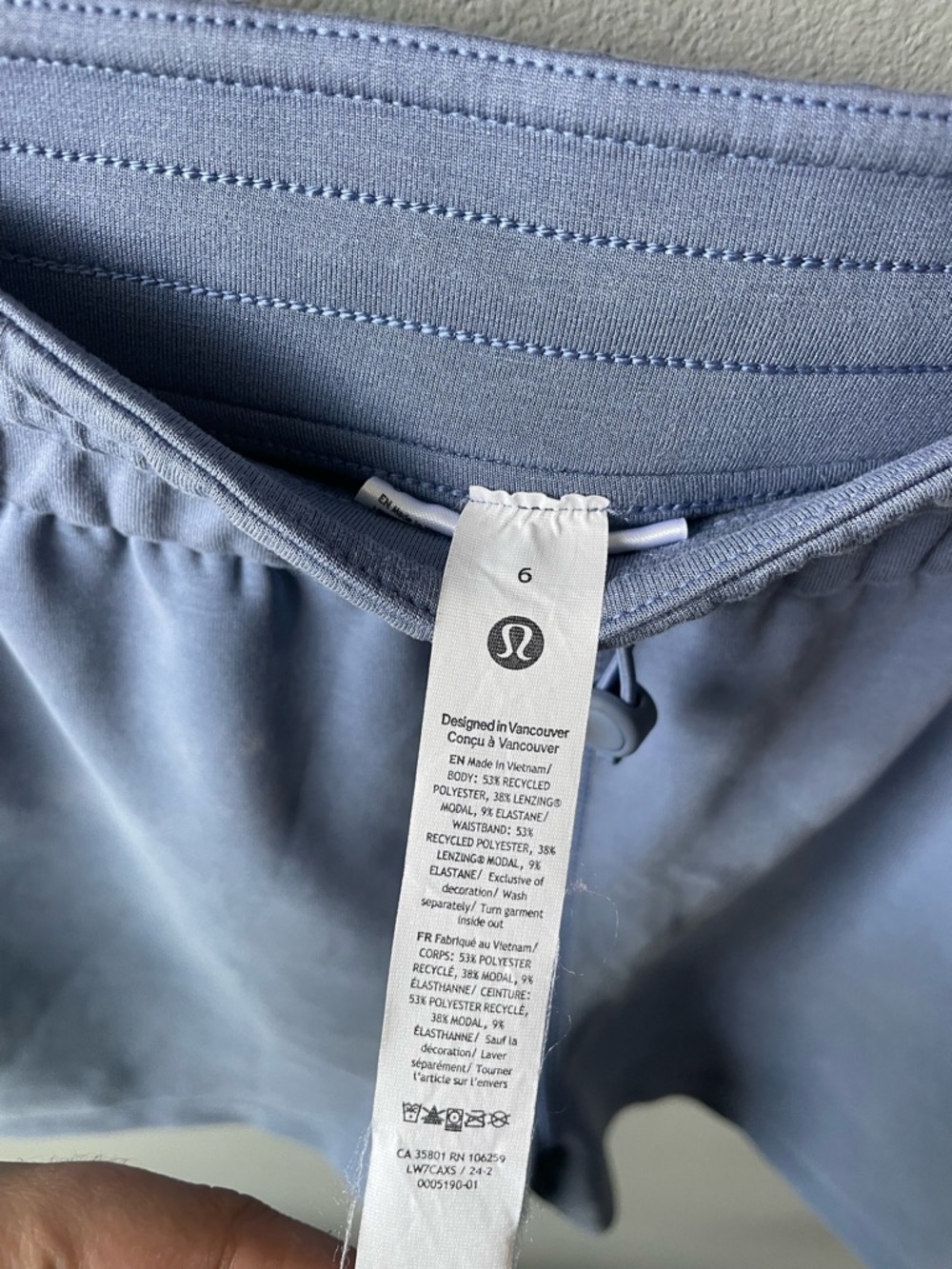 Lululemon Softstreme high-rise 4-inch shorts in the color Oasis Blue - Picture 3 of 8